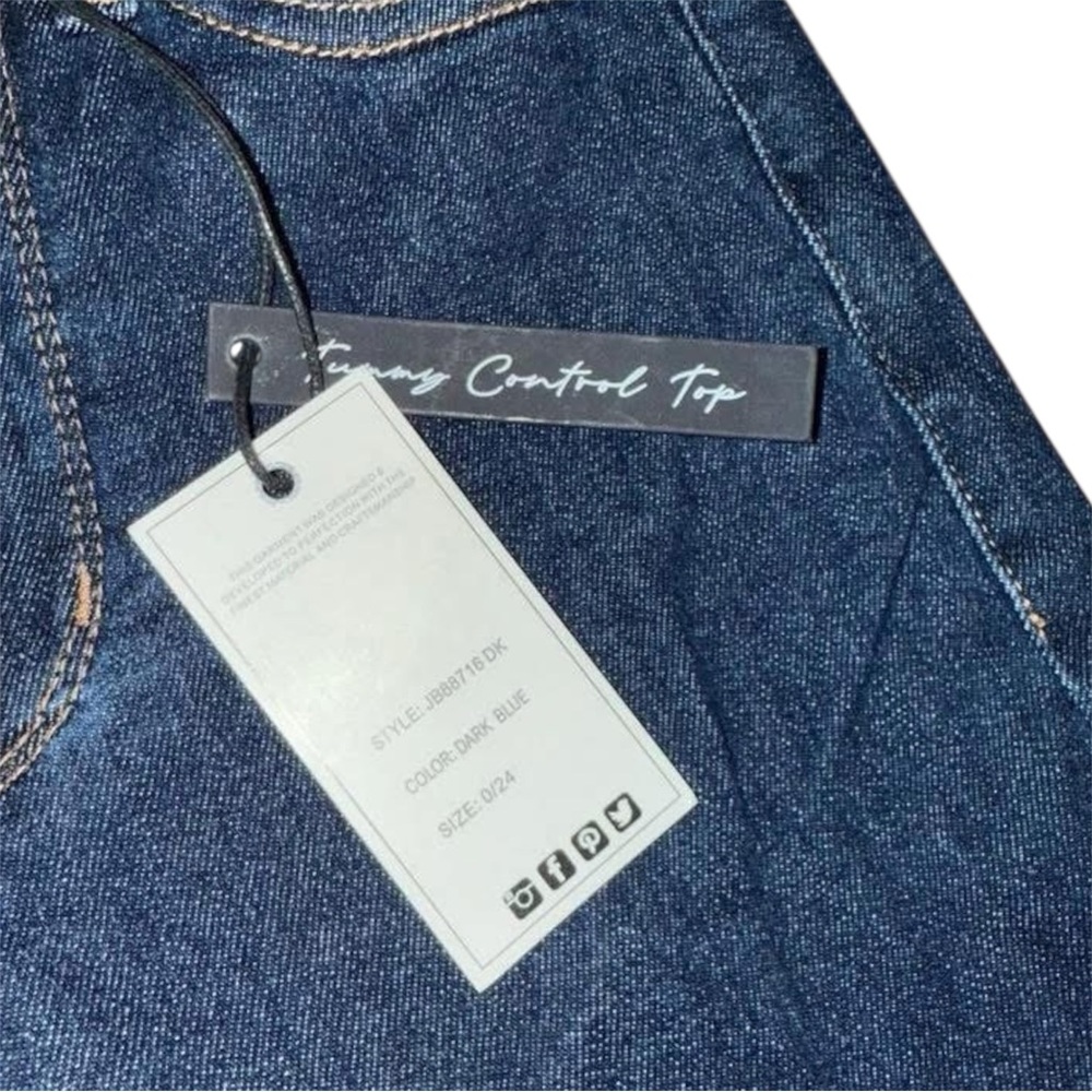 Judy Blue Dark Indigo Wide leg crop trouser style. So cute. Size 0/24 nwt! - Picture 5 of 10